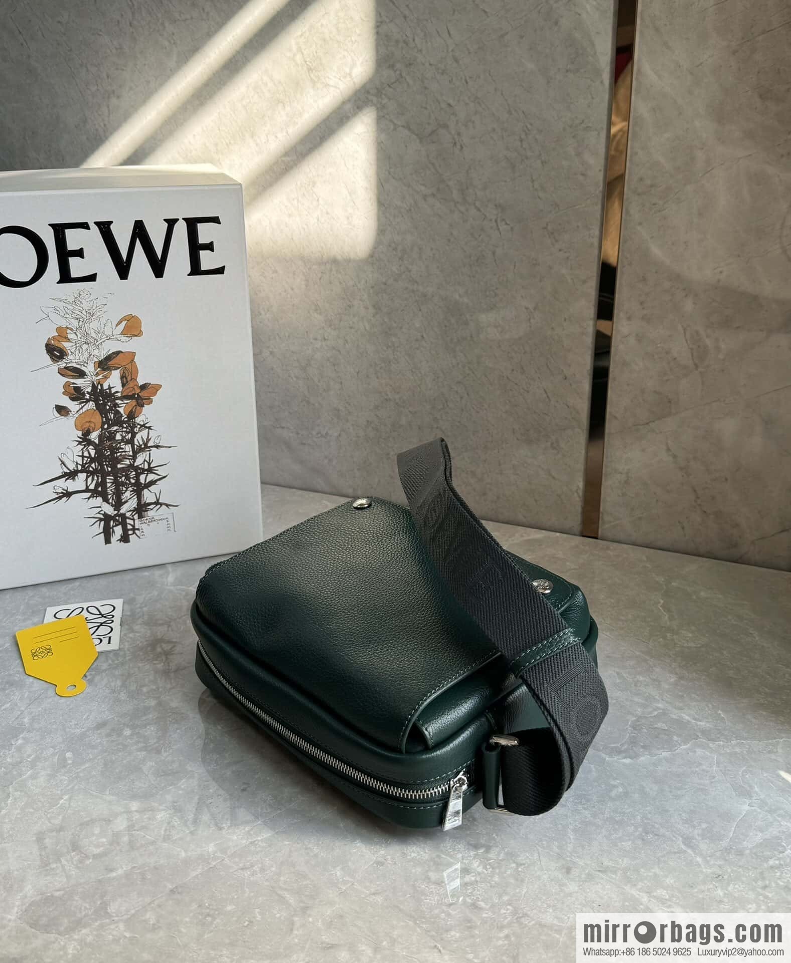 LOEWE latest | Pebble messenger bag 0522 green