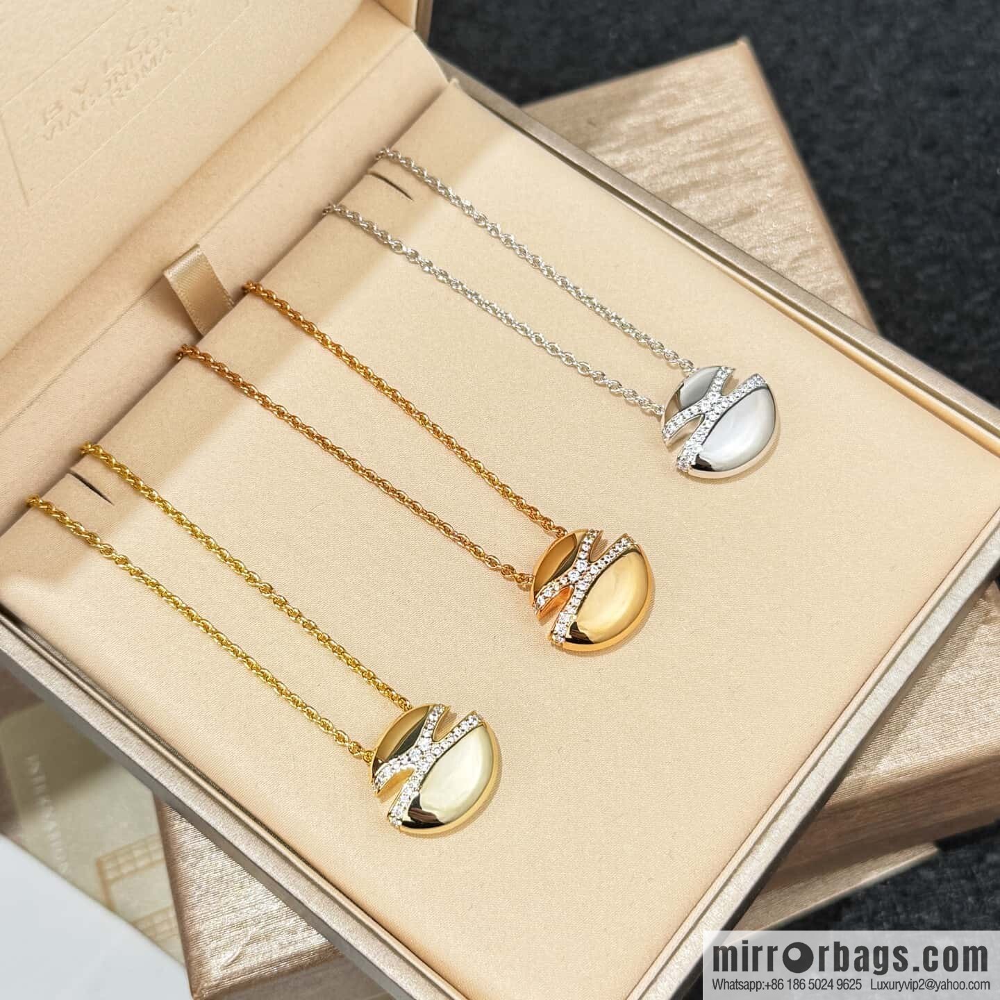 ❗New ❗ ☀ Original ☀️☀ BVLGARI Bulgari CABOCHON with diamond oval egg necklace ☀