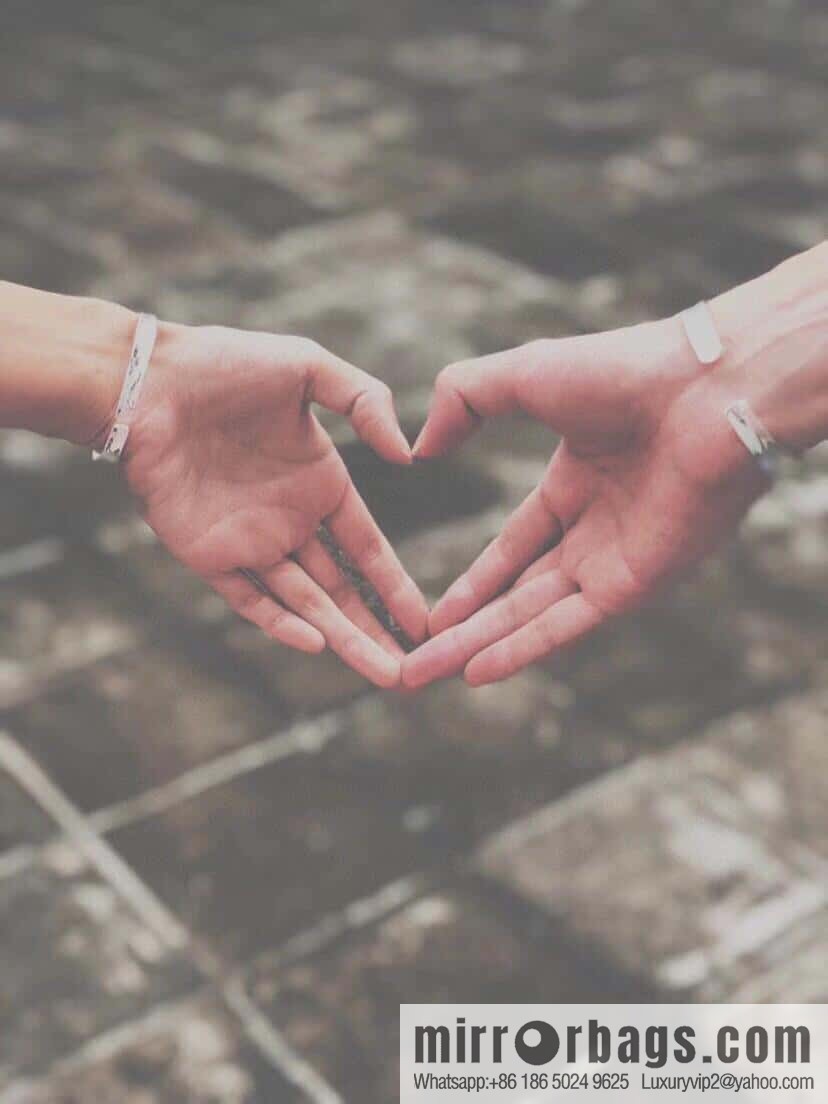 ❗️New ❗️ Tiffany & Co. T 1837 bracelet