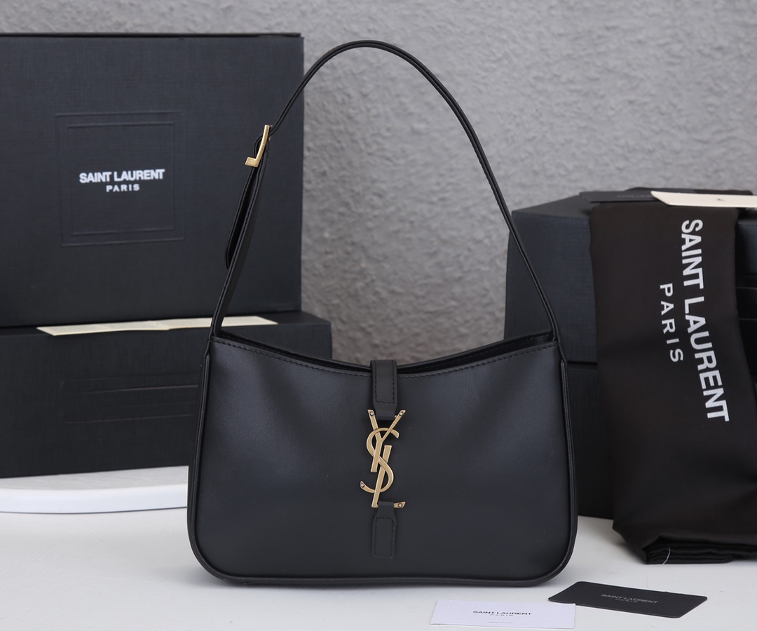 Replica Ysl Le 5 A 7 Hobo Bag In Smooth Leather 2024