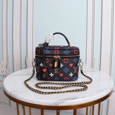 Replica Louis Vuitton Game On Vanity Pm M57482 Black/White