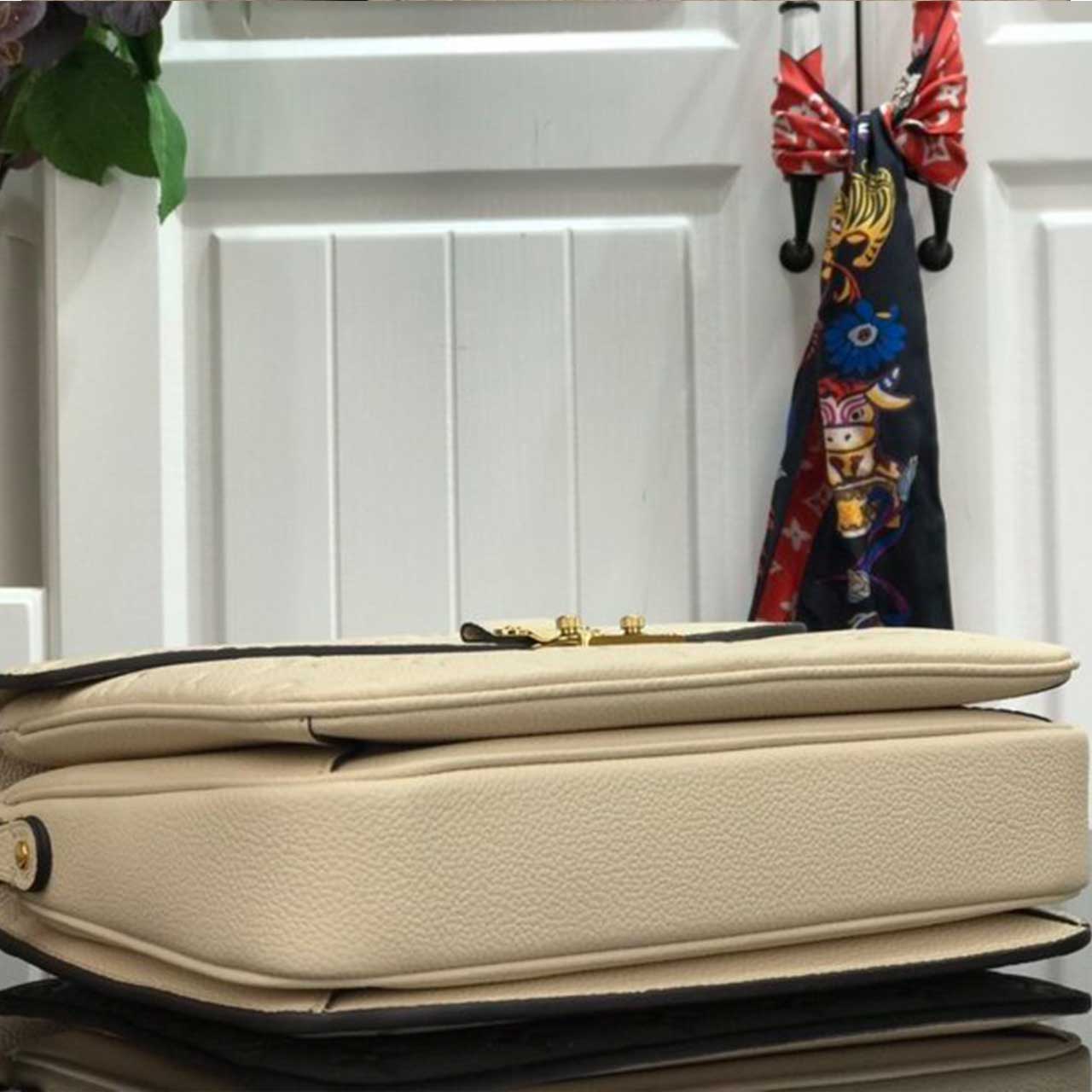 Replica Louis Vuitton Pochette Metis M44881 M44071 Beige/ Navy - Image 7