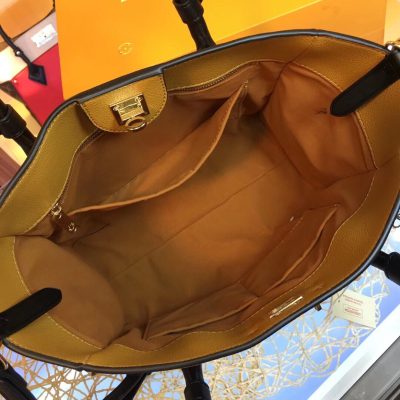 Alternative view of Replica Louis Vuitton On My Side M53823