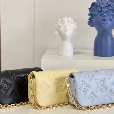 Replica Louis Vuitton Aaa- Wallet On Strap Bubblegram