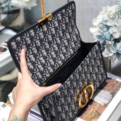 Alternative view of Replica Dior 30 Montaigne Chain Bag M9208