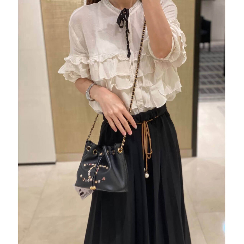 Replica Chanel Studded Cc Detail Drawstring Bucket Bag As1883 - Image 3