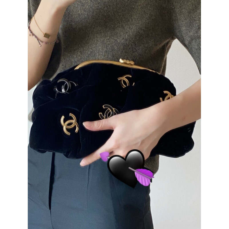 Replica Chanel Velvet Clutch As2137 - Image 2