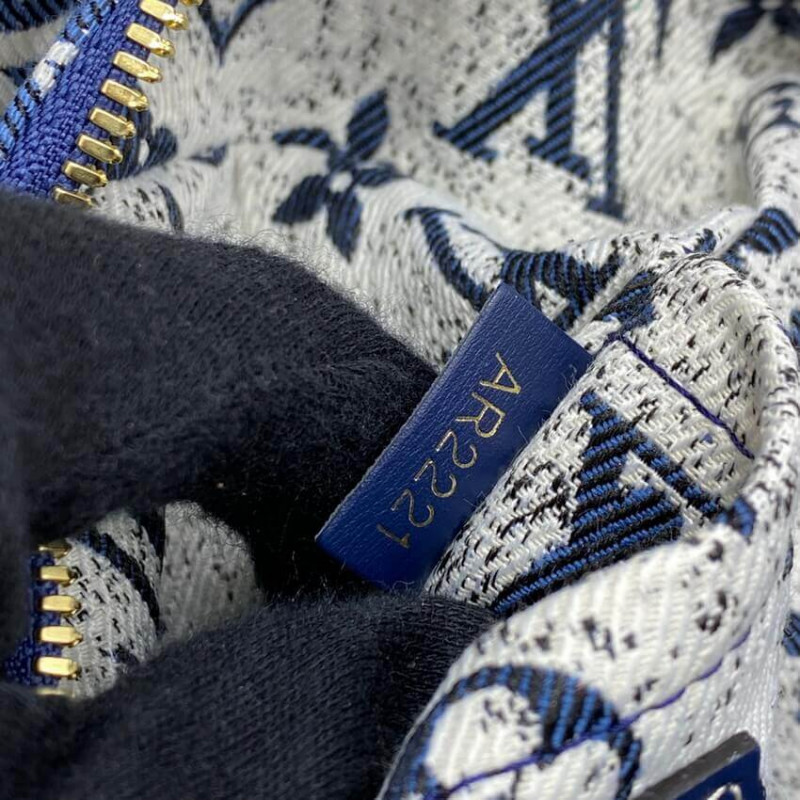 Replica Louis Vuitton Denim Jacquard Textil Square Bag M59611 - Image 19