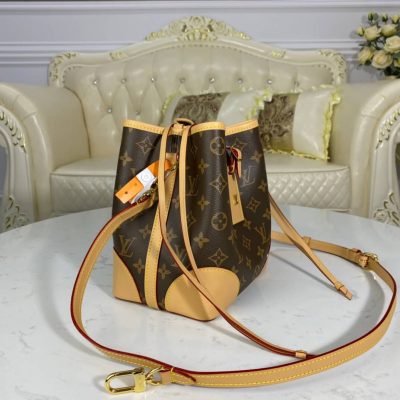 Alternative view of Replica Louis Vuitton Monogram Canvas Bucket Bag M45550