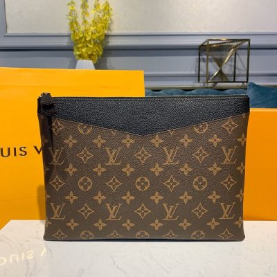 Alternative view of Replica Louis Vuitton Monogram Canvas Daily Pouch M62942