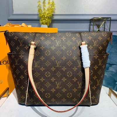 Alternative view of Replica Louis Vuitton Monogram Canvas Totally Mm M56689
