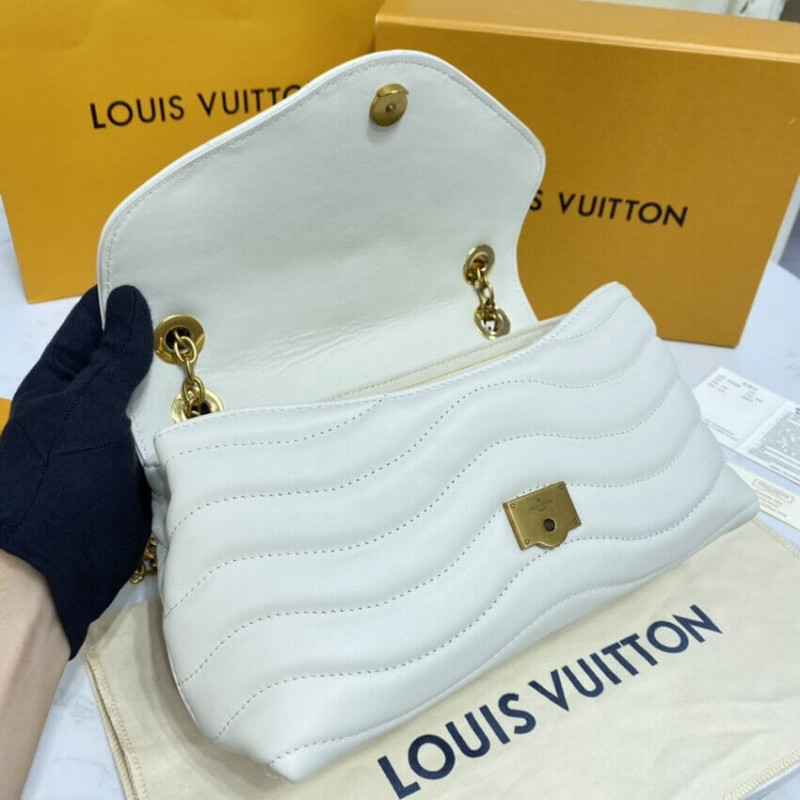 Replica Louis Vuitton New Wave Chain Bag M58549 Ivory - Image 12