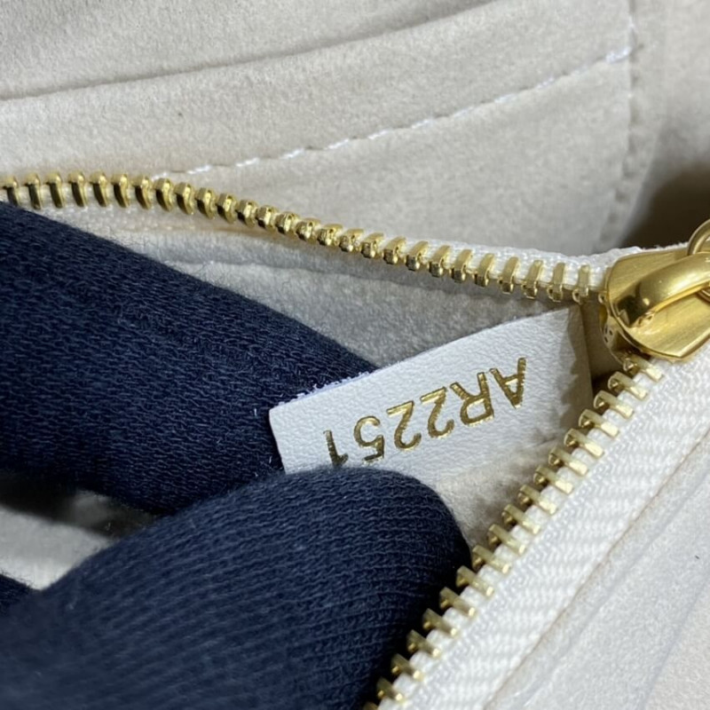 Replica Louis Vuitton New Wave Chain Bag M58549 Ivory - Image 15