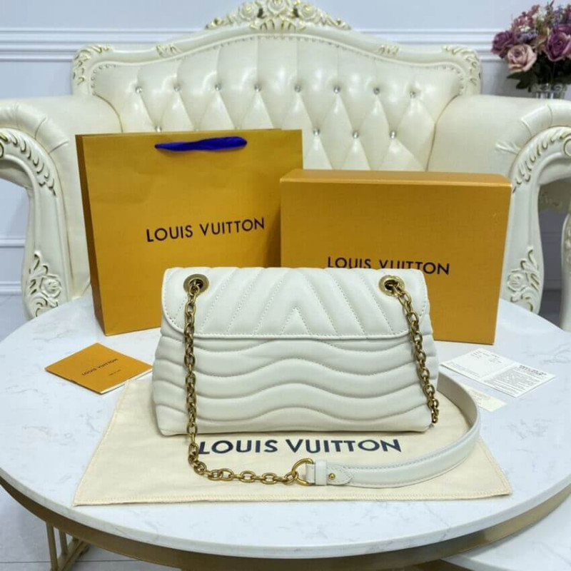Replica Louis Vuitton New Wave Chain Bag M58549 Ivory - Image 5