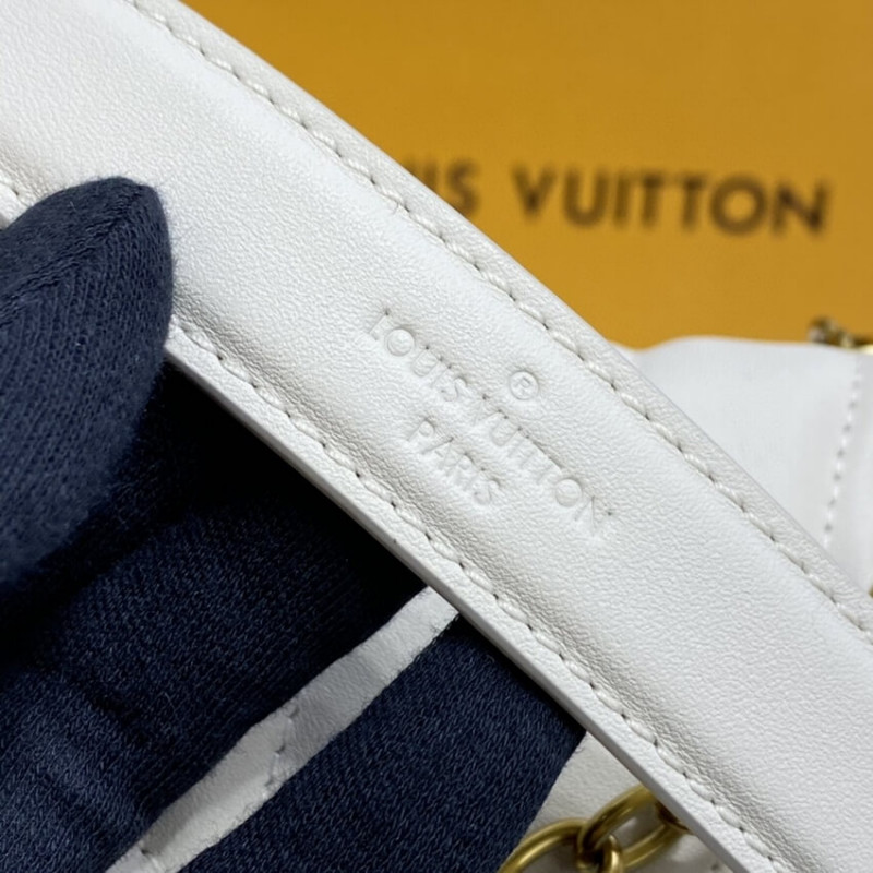 Replica Louis Vuitton New Wave Chain Bag M58549 Ivory - Image 9