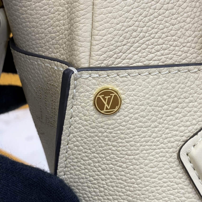 Replica Louis Vuitton On My Side Bag M55802 Beige - Image 11