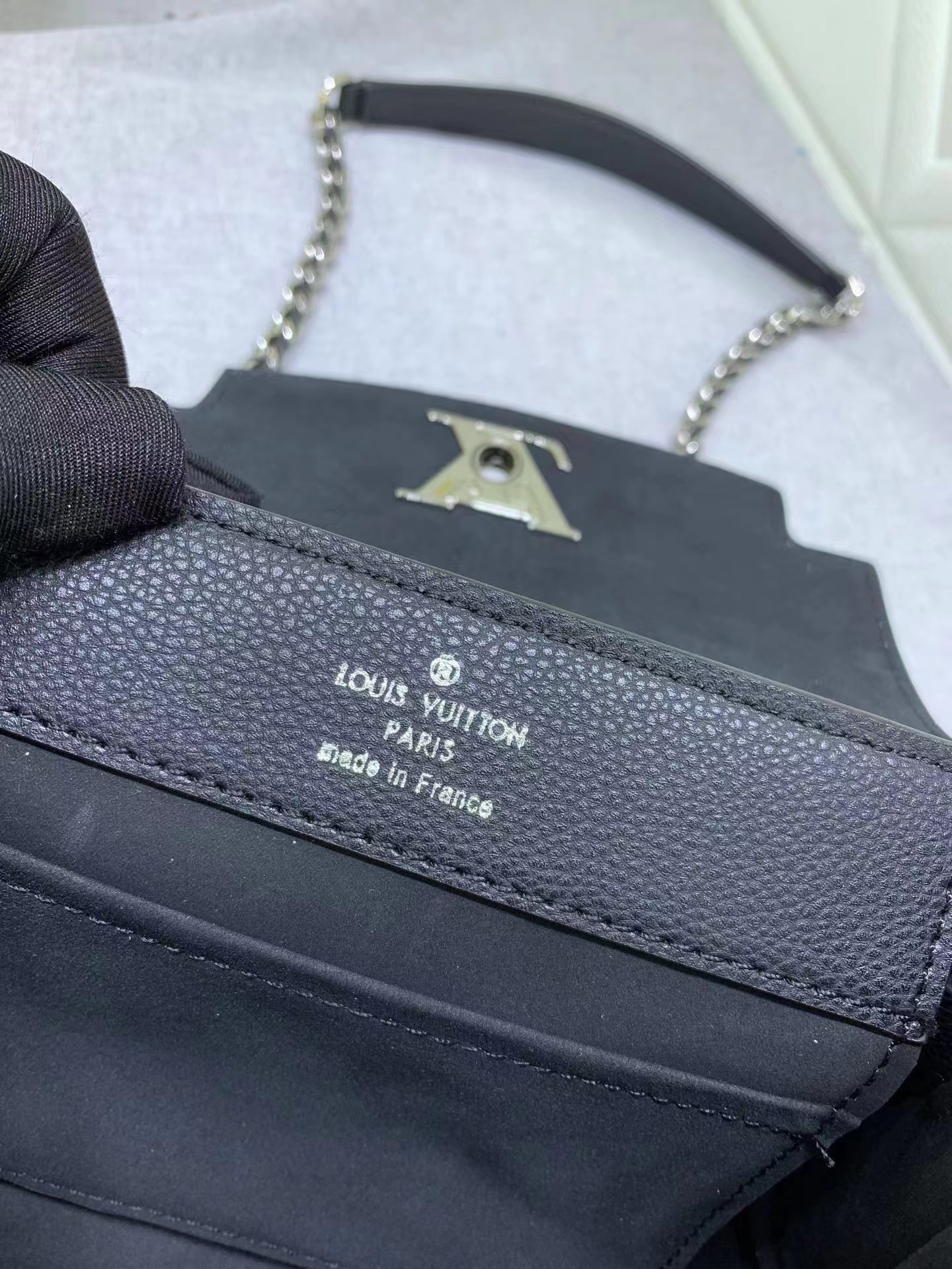 Replica Louis Vuitton Lv Lockme Ever Mini Bag M20997 Black - Image 4