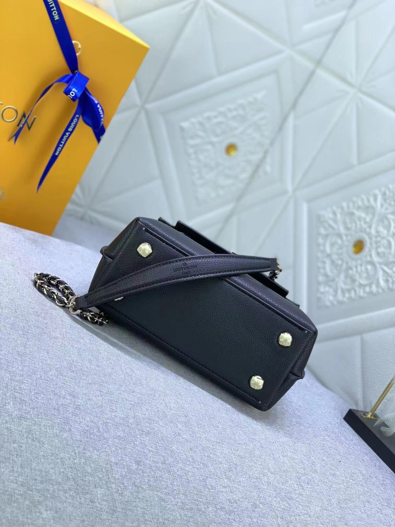 Replica Louis Vuitton Lv Lockme Ever Mini Bag M20997 Black - Image 6