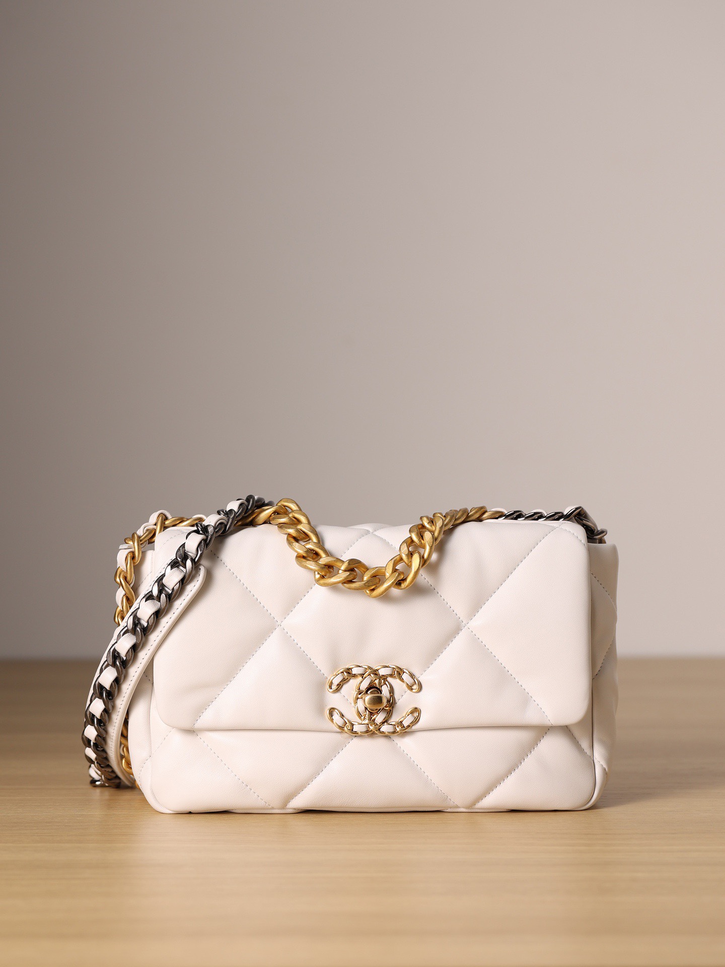 Replica Chanel Cf 25 Red