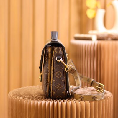 Alternative view of Replica Louis Vuitton Pochette Metis East West M44876
