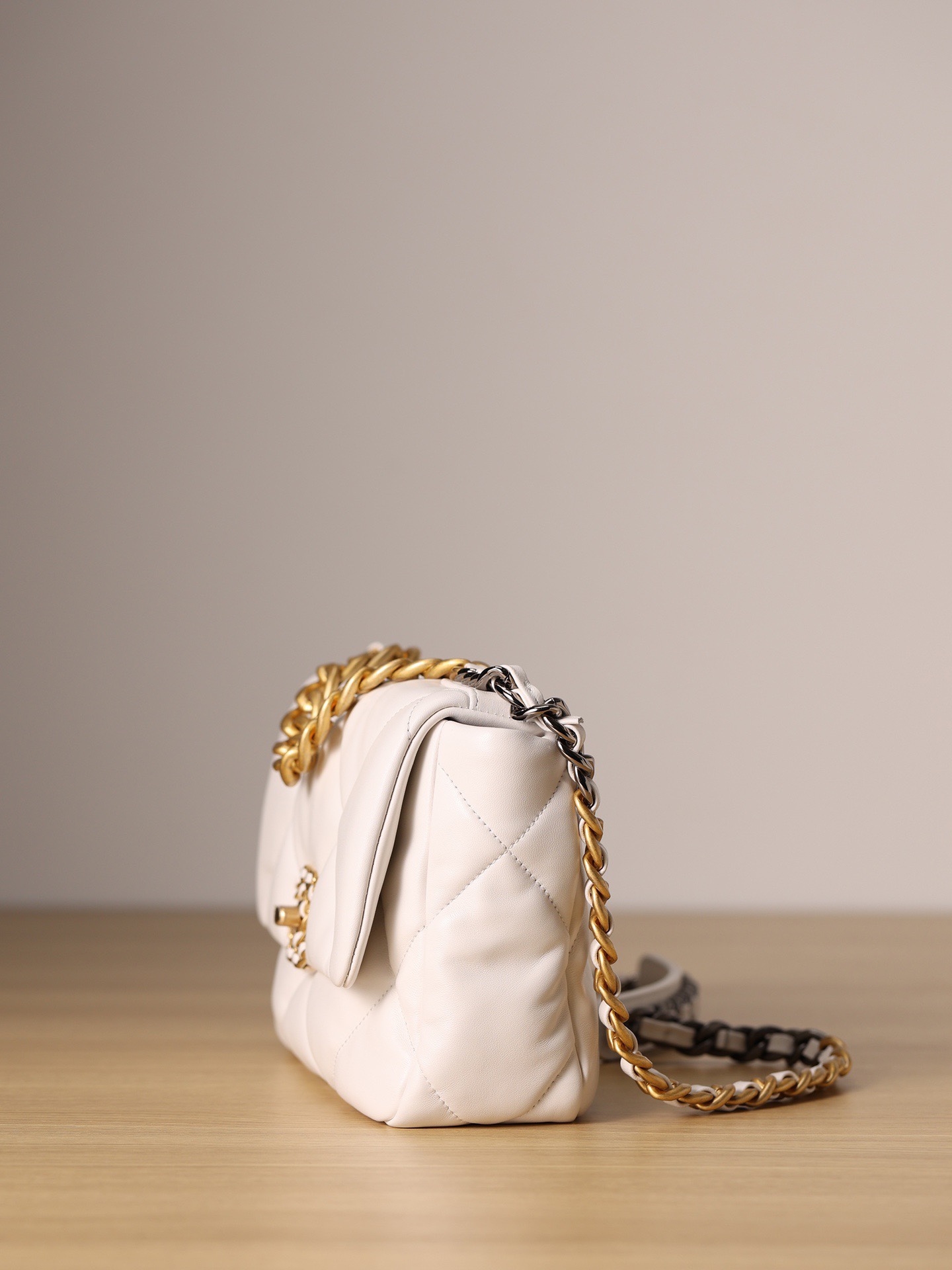 Replica Chanel Cf 25 Red - Image 3