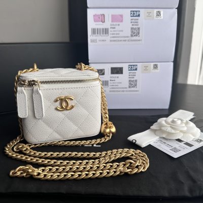 Replica Chanel Clutch With Chain Grained Calfskin Gold-Tone Metal White Ap3203