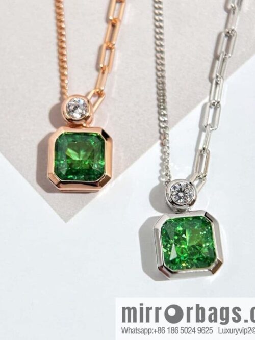 IMG_2774-800x800iventwbjo4y72471_20250630153357.jpg ❗️New ❗️ New ☑️ TIFFANY & Co. Tiffany Square Green Diamond Necklace