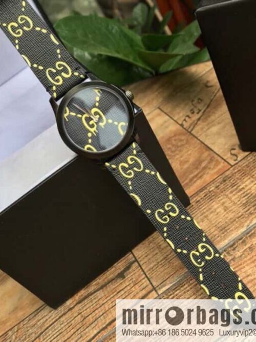 IMG_60470-800x8002peu2swfij460503_20250630015329.jpg The latest Gucci GUCCI model is shipped. With a three-dimensional Gucci logo and a black PVD pin clasp, the Rhonda quartz movement watch features a brushed and polished black PVD case.