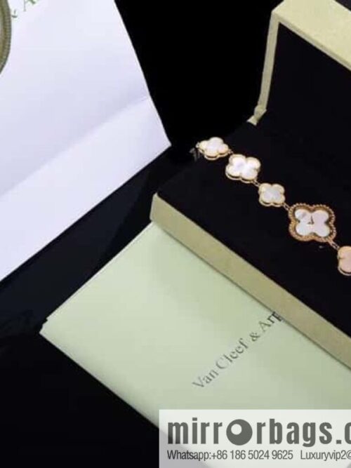 IMG_9600-800x800ijcfhoils4c26595_20250626003005.jpg Van Cleef & Arpels -𝐕𝐚𝐧 𝐂𝐥𝐞𝐞𝐟 & 𝐀𝐫𝐩𝐞𝐥𝐬 Alhambra bracelet Swiss quartz watch