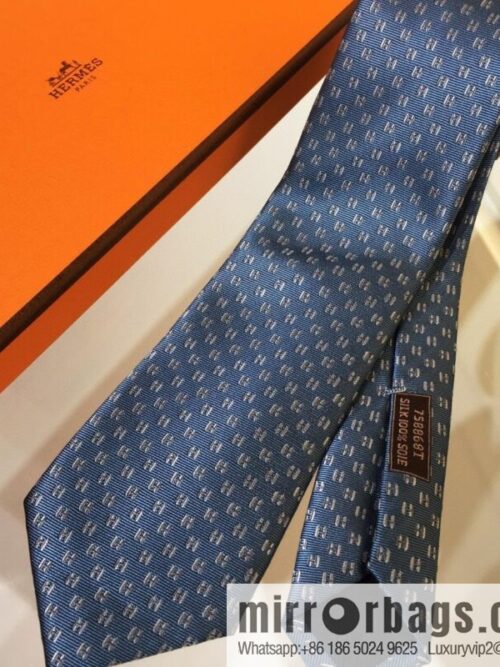 a1662386447345_8687-800x800jquay2qzthe74654_20250630165336.jpg Hermes 100% Top Twill Silk Overlay Tie