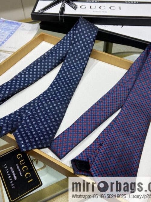 a1662387171477_5726-800x800k1liqybigzr74694_20250630165520.jpg GUCCI Gucci 100% Top Jacquard Silk Clover Tie