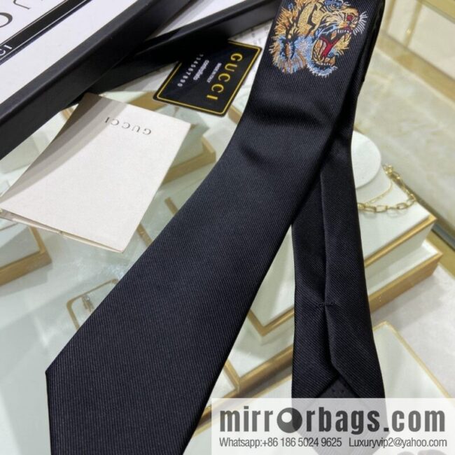 GUCCI Gucci 100% Top Jacquard Silk Tiger Tie