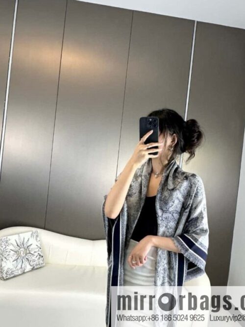 a1696602620332_5240-800x800uhsmmcrpqum55369_20250630010625.jpg DIOR Rui print scarf