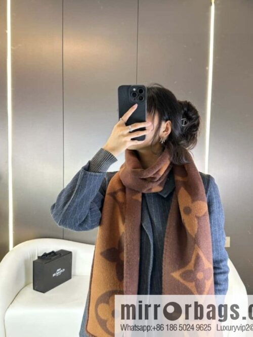 a1696776062761_3387-800x800a30umxb5ni344894_20250629233203.jpg LV wool knitted jacquard, classic pattern, cashmere scarf