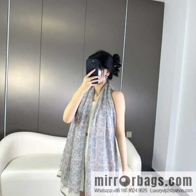 a1696862611151_2243-800x800wont3p122m344773_20250629233045.jpg LV 2023 new, cashmere scarf.