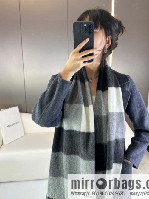 a1696950854252_4872-800x800cvzahctgxip44320_20250629232646.jpg Burberry Burberry 2023 latest TB classic plaid unisex couple cashmere scarf