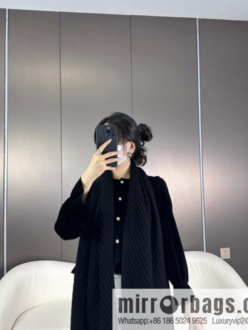 a1697210983182_6281-800x800gwog3mykeyd33319_20250626032037.jpg CHANEL New Chanel new product, rhombus logo scarf.