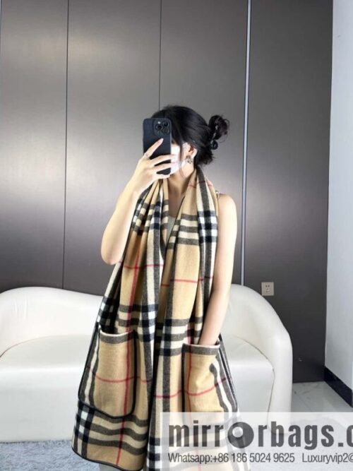 a1697469625844_4046-800x8003coi4ccz1qc32760_20250626031347.jpg Burberry, the latest logo plaid cape large shawl