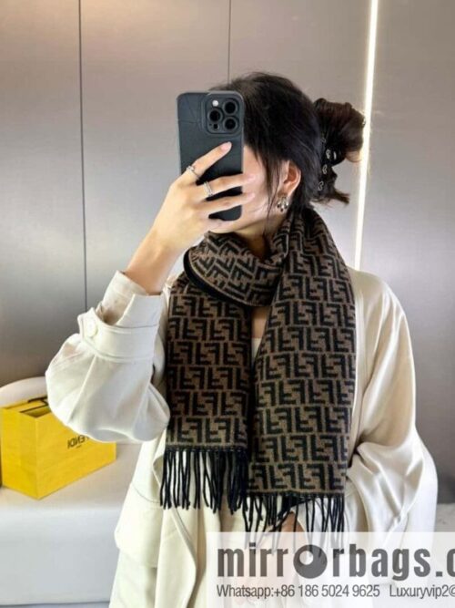 a1697552181231_1608-800x800vd102zj2fpp32654_20250626031152.jpg FENDI double-sided cashmere scarf