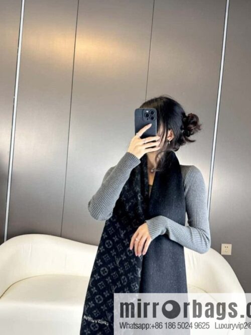 a1697728538647_4604-800x800ujwm4va3un432409_20250626030904.jpg LV 2023 counter synchronization, double-sided gradual change pattern long towel