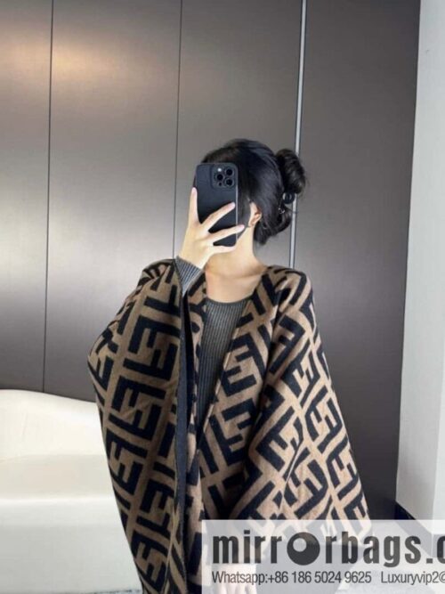 a1701015353629_6150-800x800e4xetsgdcys20850_20250625211922.jpg 2023 new Fendi heavy double-sided cape shawl