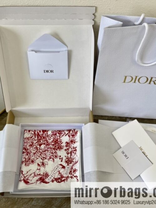 i1648786256_8523_0-800x8001hdluer2yjh75092_20250630171810.jpg Dior 100% Silk Rui Printed Square Towel