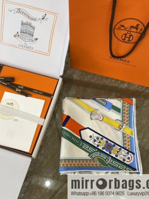 i1652256241_2420_0-800x8005ebefwvmvqz75265_20250630172533.jpg Hermes \"Stirrrup Competition\" 100% silk square scarf