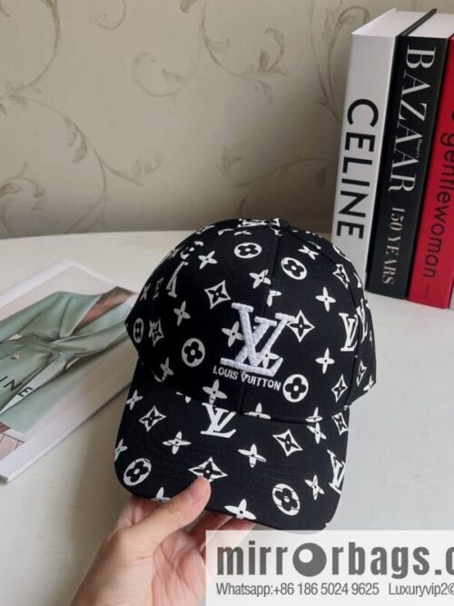 i1653659477_5649_2-800x800b010ytb3h1257048_20250630011913.jpg LV Louis Vuitton 2022 spring and summer new full of embroidery craft letters yuppie hardtop baseball cap