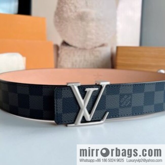 LV/Louis Vuitton, imported leather with Monogram\'s unique printed 40mm men\'s belt printed on the surface