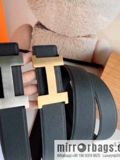 i1660439157_5382_0-800x800essowyxdeir63665_20250630103551.jpg HERMES, Seiko crafted black cowhide belt with 42mm iconic elements