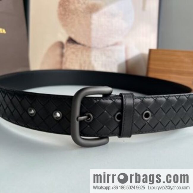 BV Baodian, imported calfskin woven small squares become a typical logo men 3.5cm.