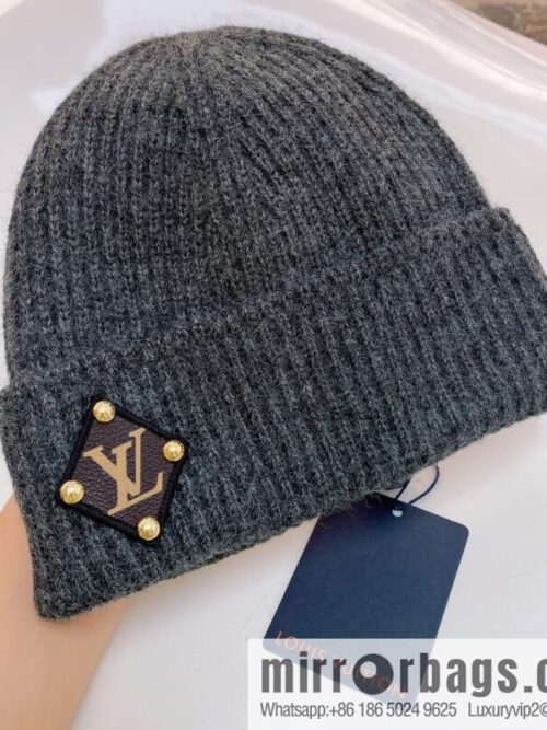 i1662101056_3948_4-800x80022b1j5tnofc75580_20250630174940.jpg LV Louis Vuitton autumn and winter wool knitted wool hat