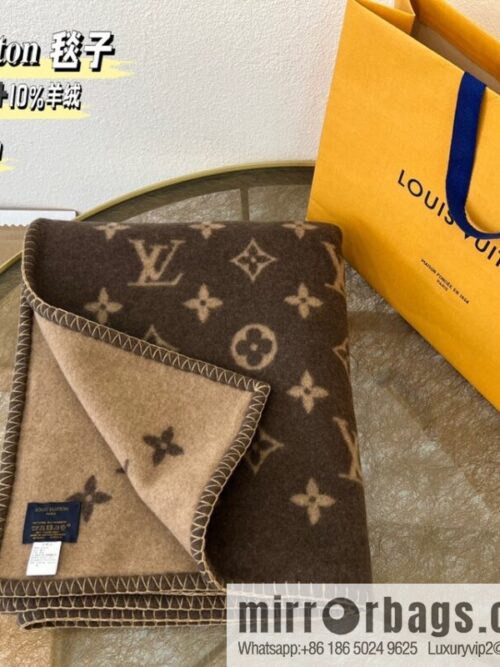 i1663651534_6875_0-800x800bgfib1d5uw174352_20250630163708.jpg LV Louis Vuitton Neo monogram blanket m70439