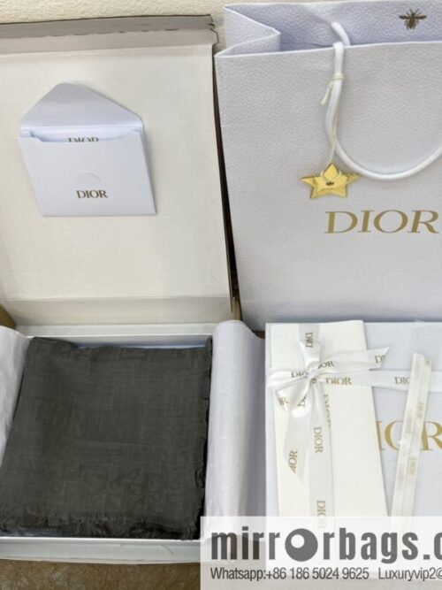 i1664529070_2302_0-800x800apugd1wxcfv66057_20250630120923.jpg Dior Dior soft glutinous fluff cashmere square towel